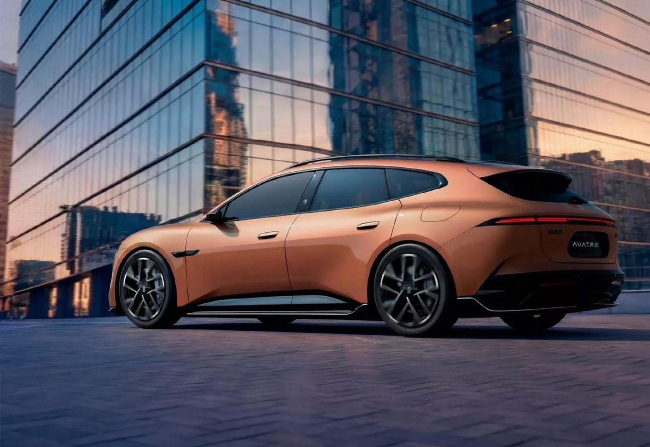 Η Avatr αποκάλυψε το βάγκον 06T με έως 968 άλογα